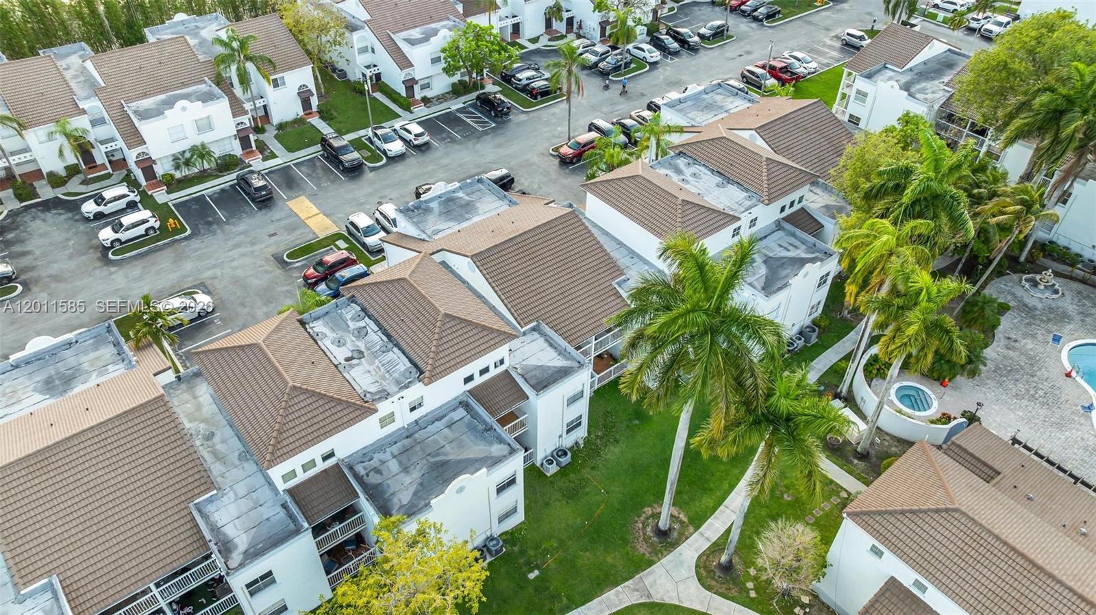 THE GREENS AT DORAL CONDO - Residential