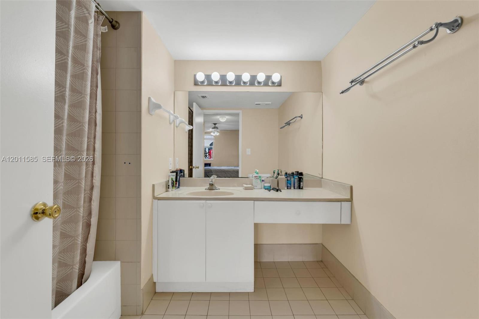 THE GREENS AT DORAL CONDO - Residential