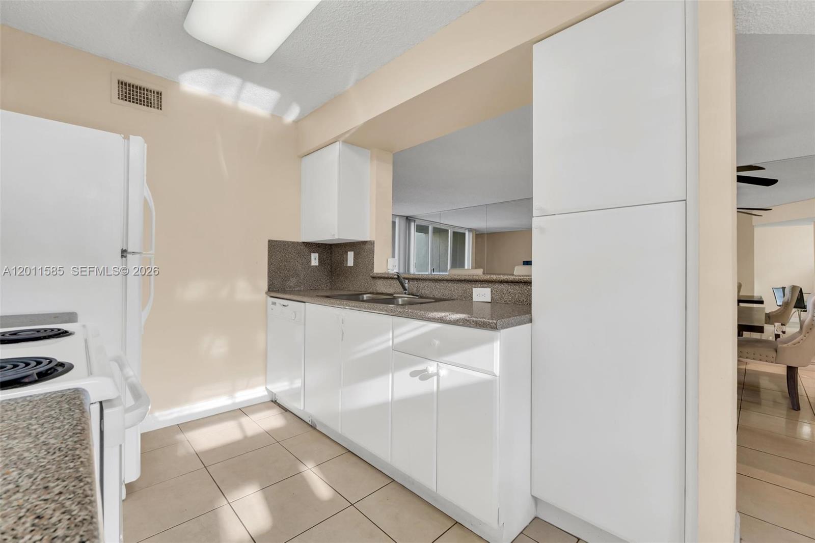 THE GREENS AT DORAL CONDO - Residential