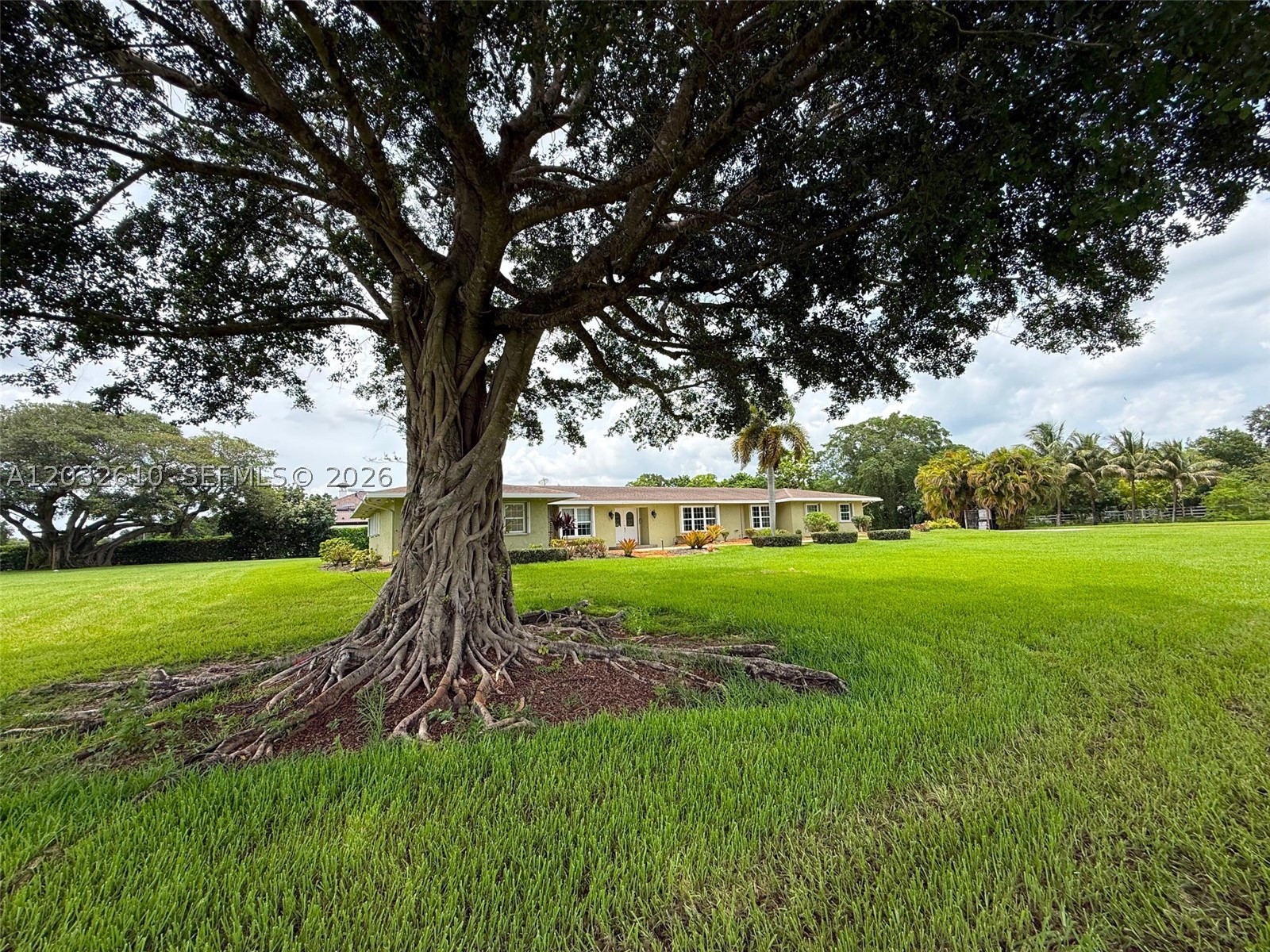 FLA FRUIT LANDS CO SUB NO - Residential Lease