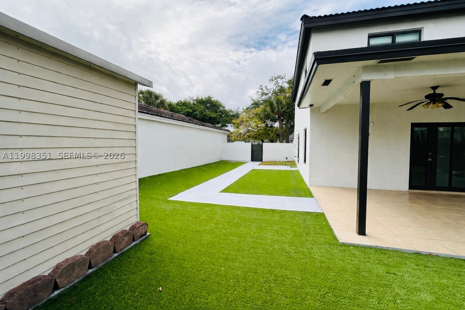 LAKES ON THE GREEN NORTH - Residential