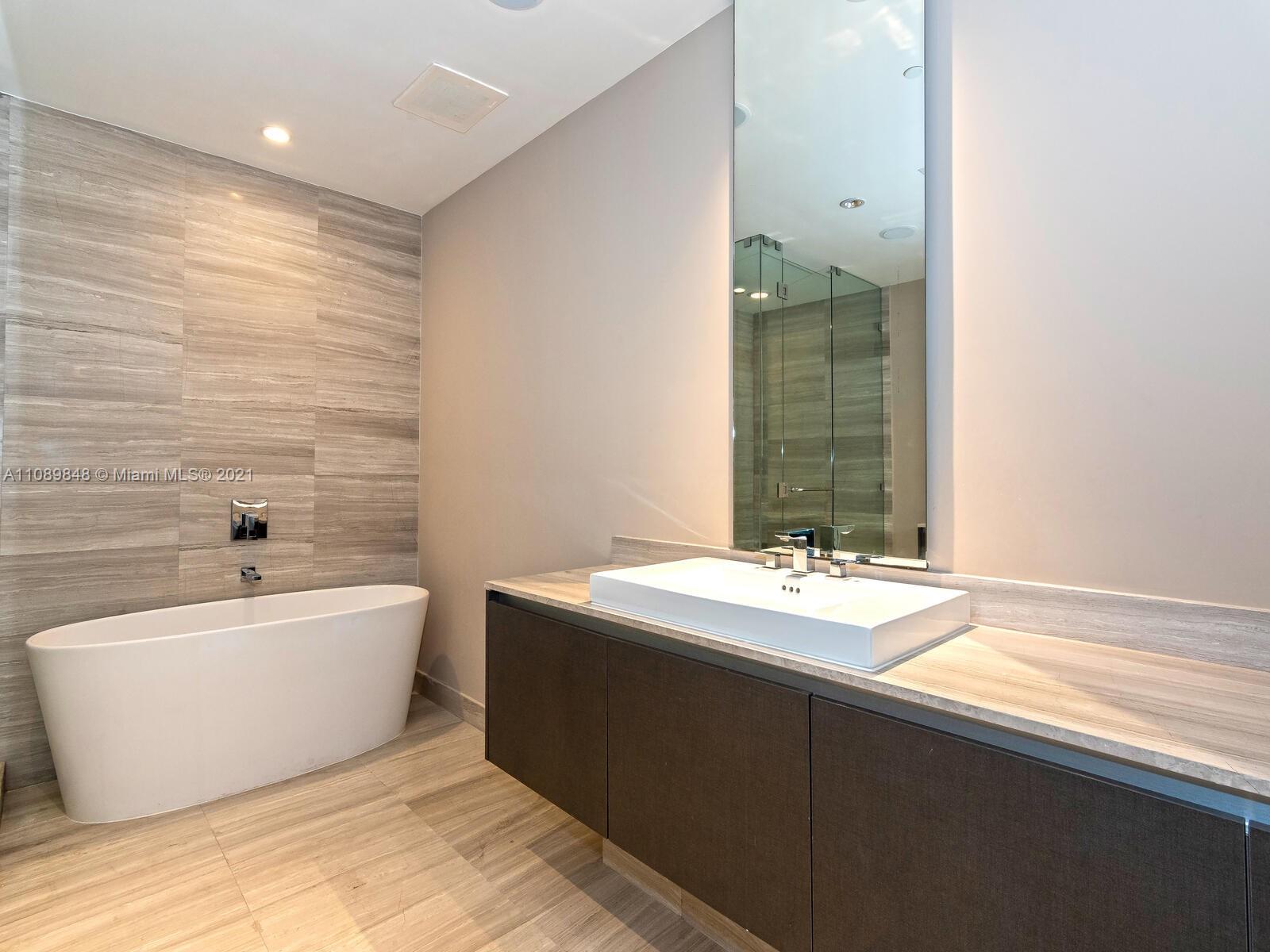 ECHO CONDO - Residential