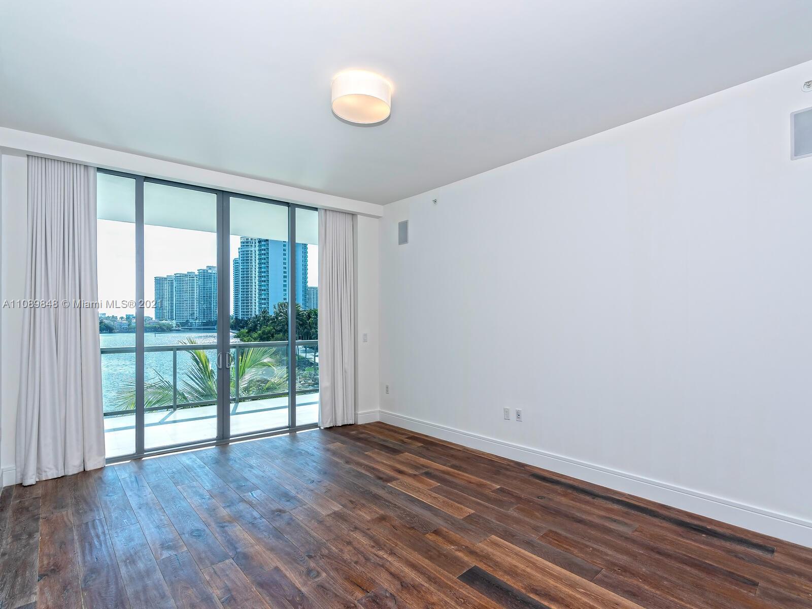 ECHO CONDO - Residential