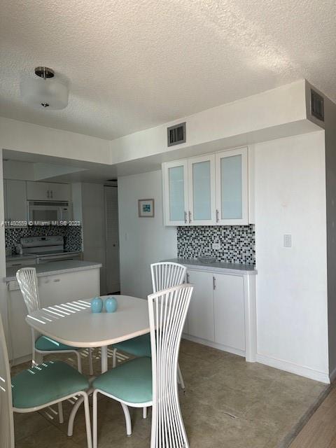 WINSTON TOWERS 200 - Residential Lease