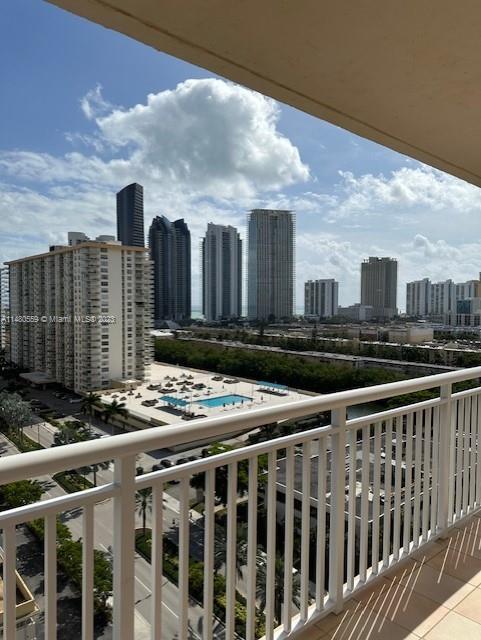 WINSTON TOWERS 200 - Residential Lease