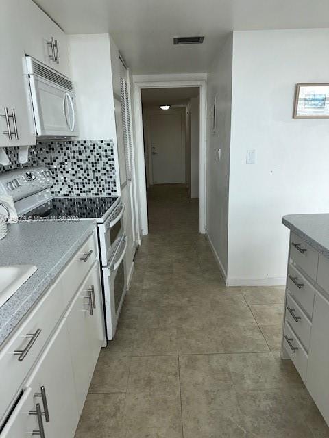 WINSTON TOWERS 200 - Residential Lease