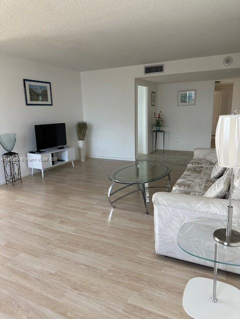WINSTON TOWERS 200 - Residential Lease