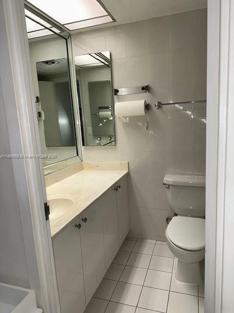 WINSTON TOWERS 200 - Residential Lease