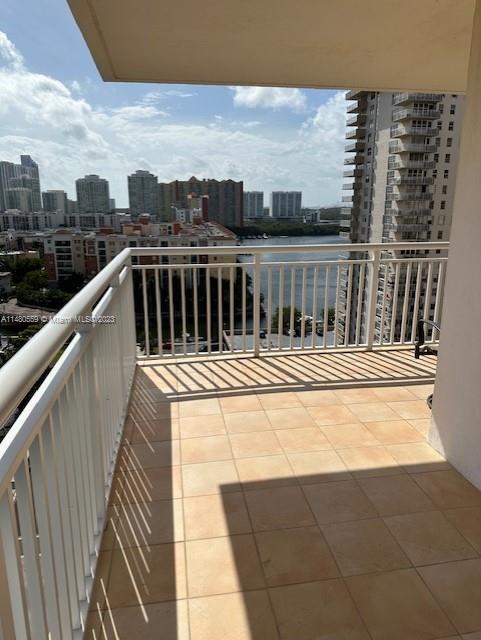 WINSTON TOWERS 200 - Residential Lease