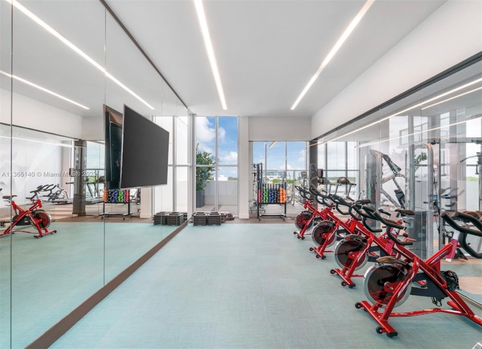 QUADRO CONDO - Residential Lease