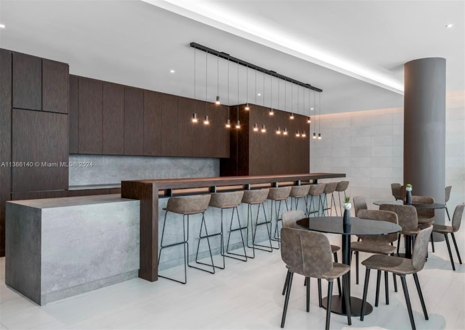 QUADRO CONDO - Residential Lease