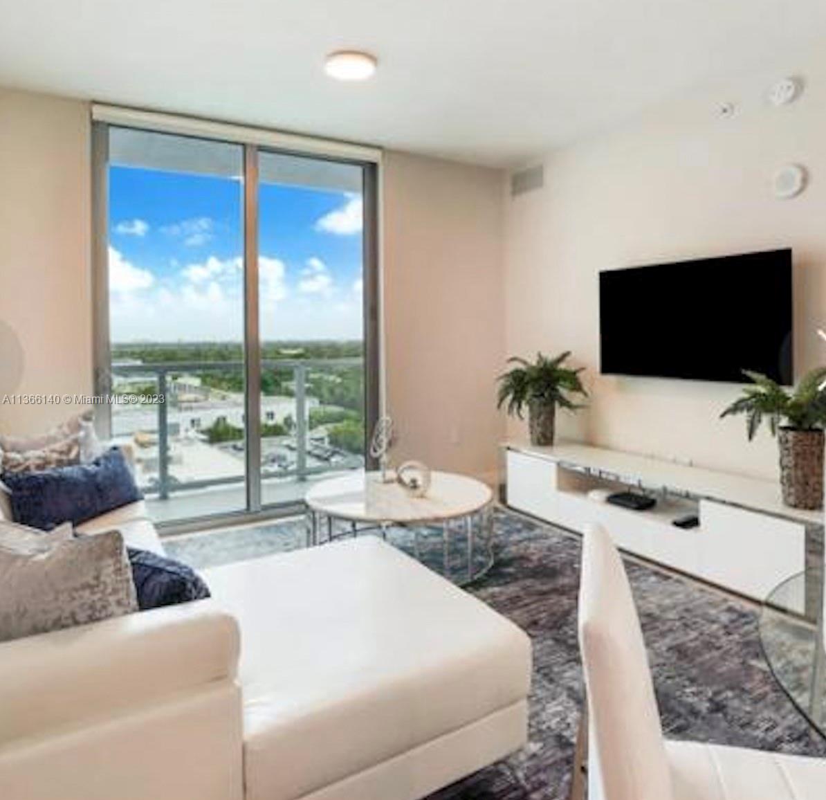 QUADRO CONDO - Residential Lease