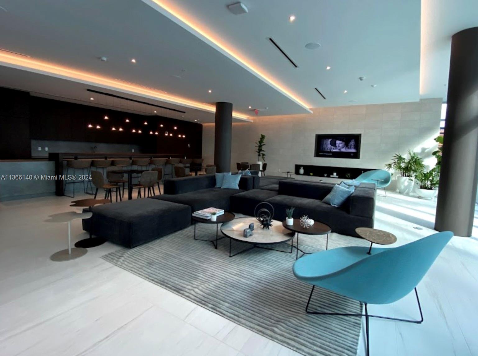 QUADRO CONDO - Residential Lease