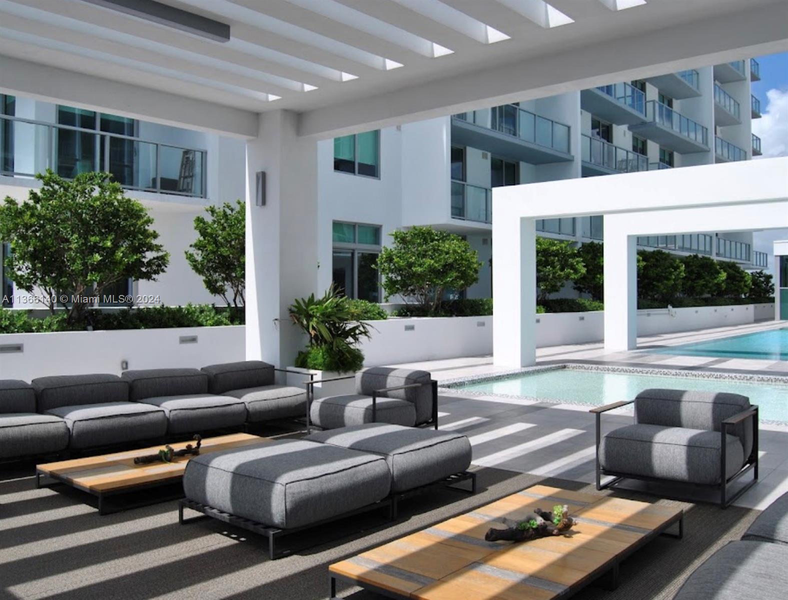 QUADRO CONDO - Residential Lease