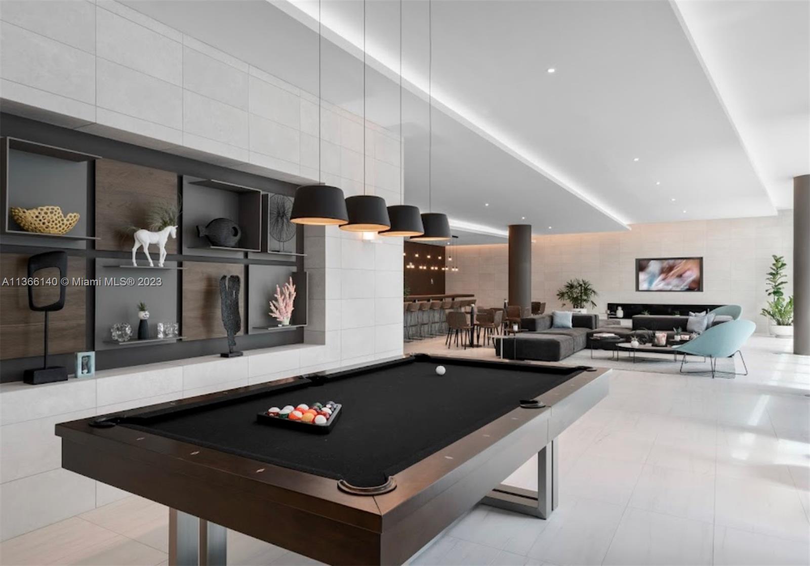QUADRO CONDO - Residential Lease