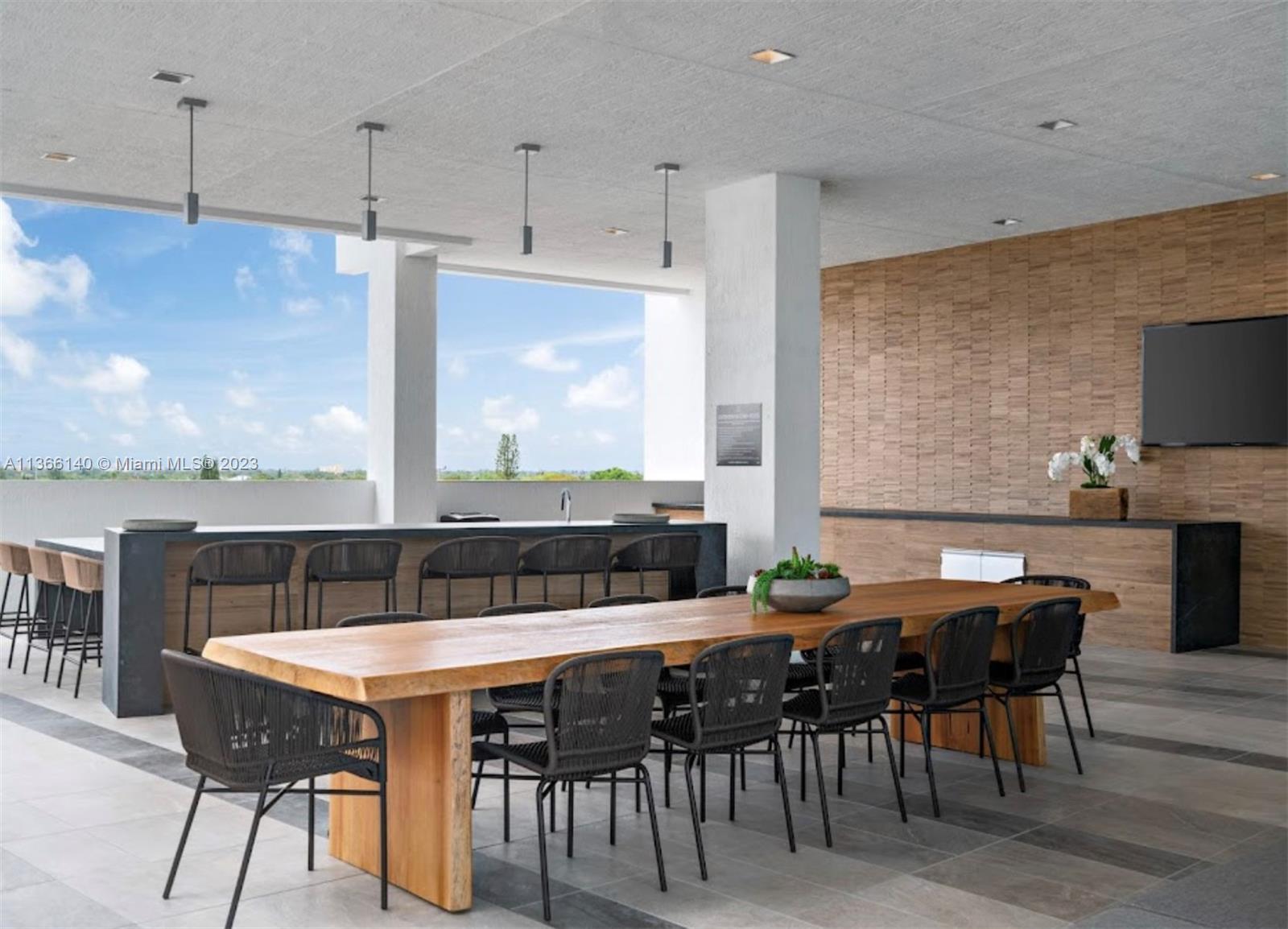 QUADRO CONDO - Residential Lease