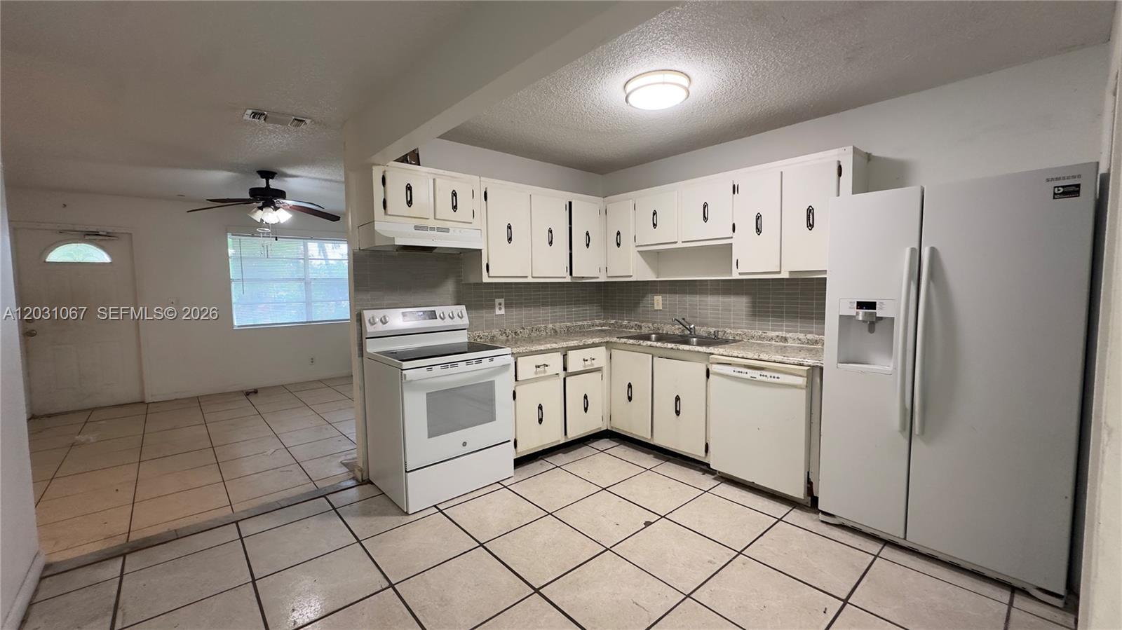 PALM BEACH VILLAS II - Residential