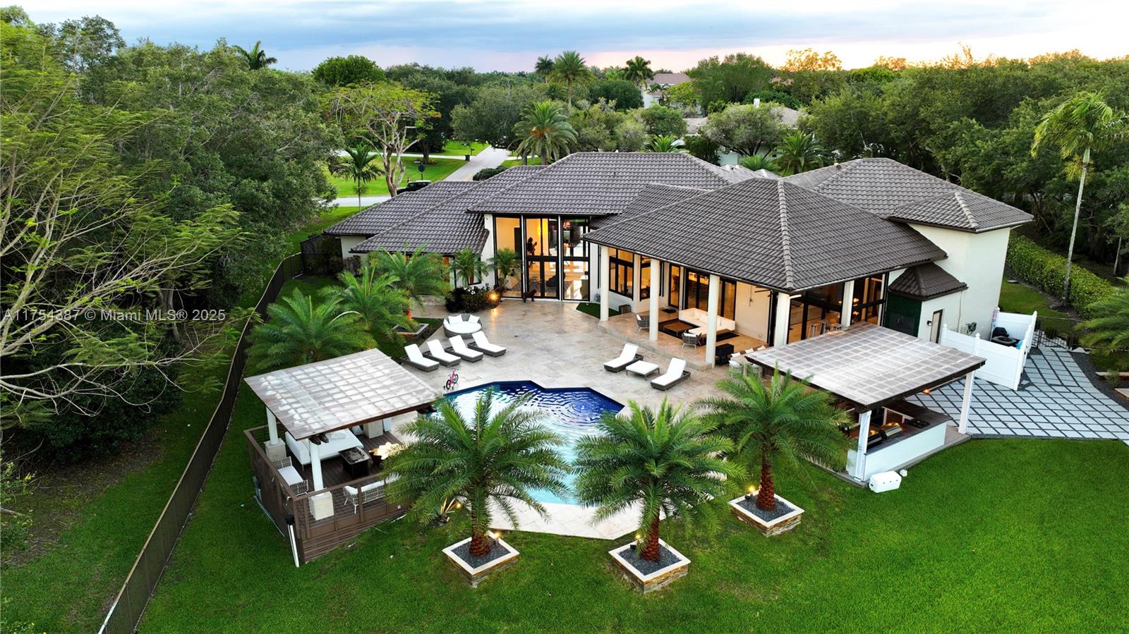 WINDMILL RANCH ESTATES - Residential