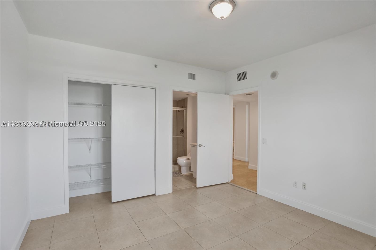 THE OAKS I CONDO - Residential