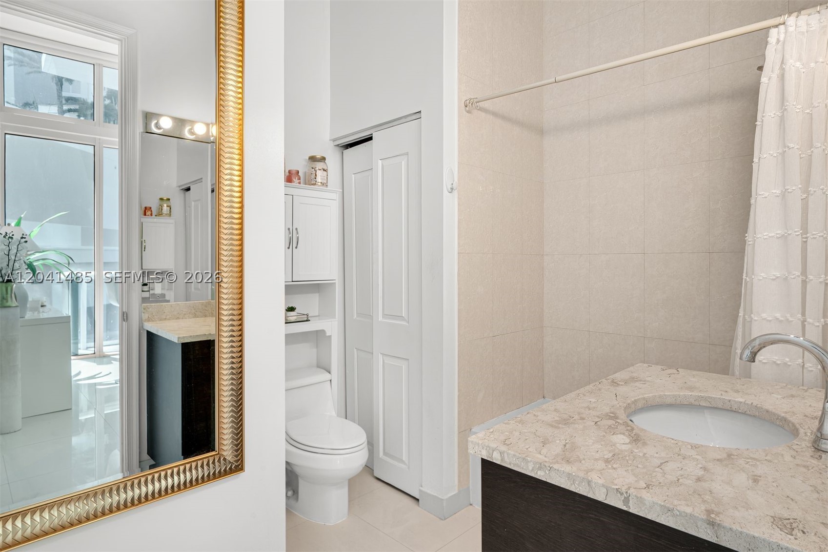 PLATINUM CONDO - Residential