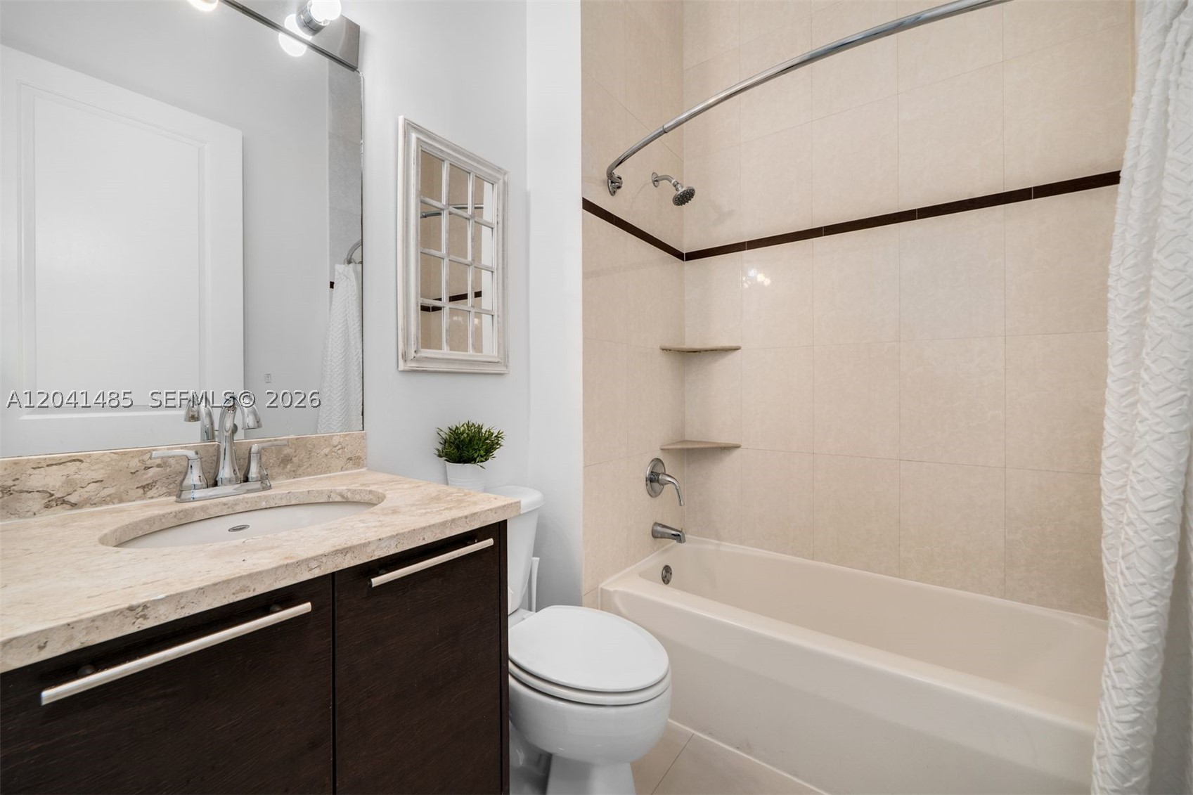 PLATINUM CONDO - Residential