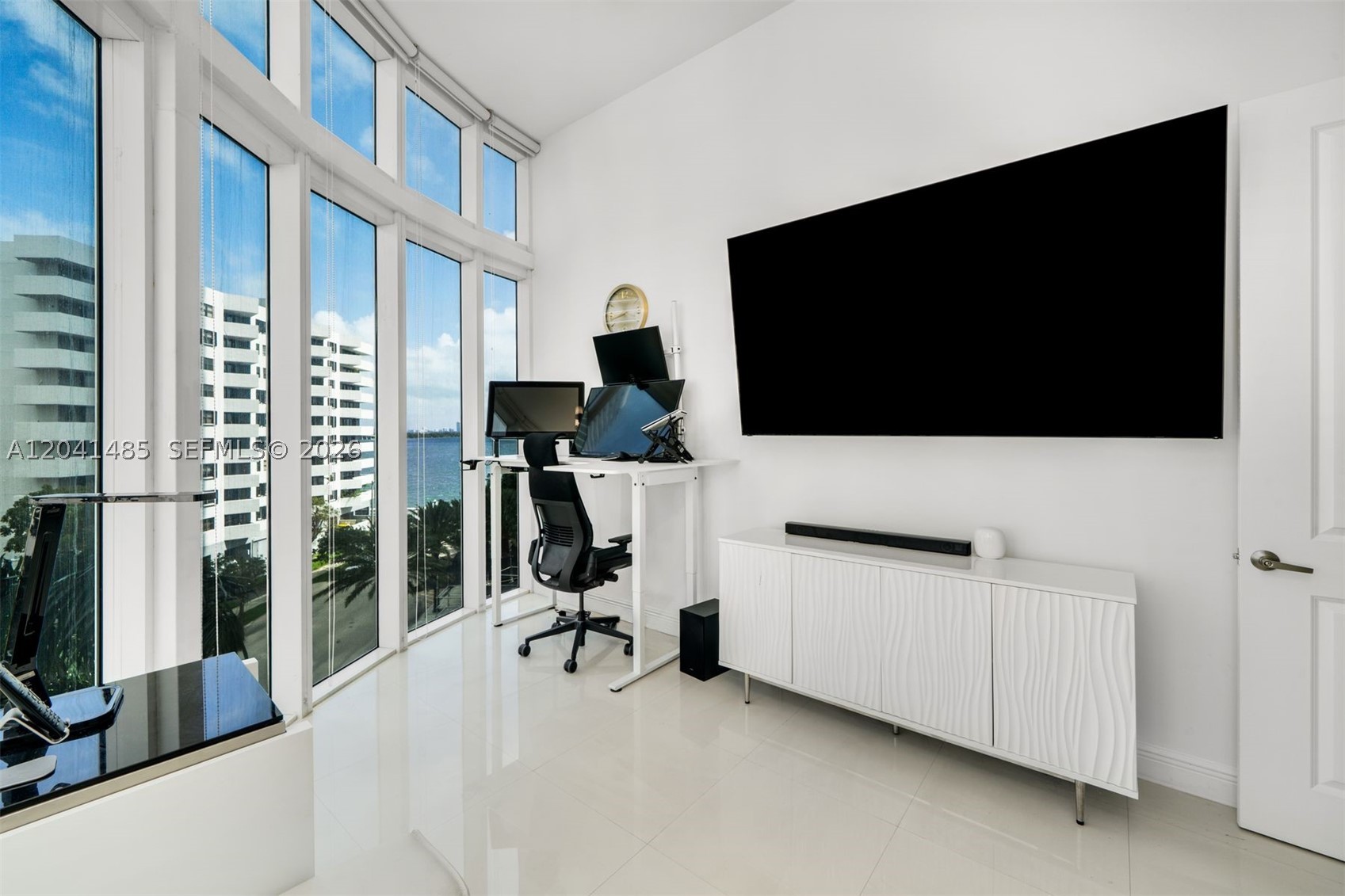 PLATINUM CONDO - Residential