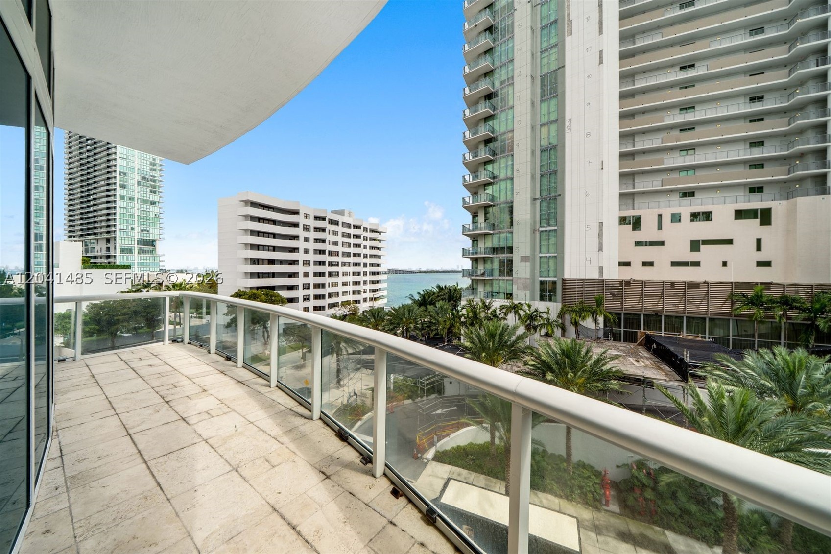 PLATINUM CONDO - Residential