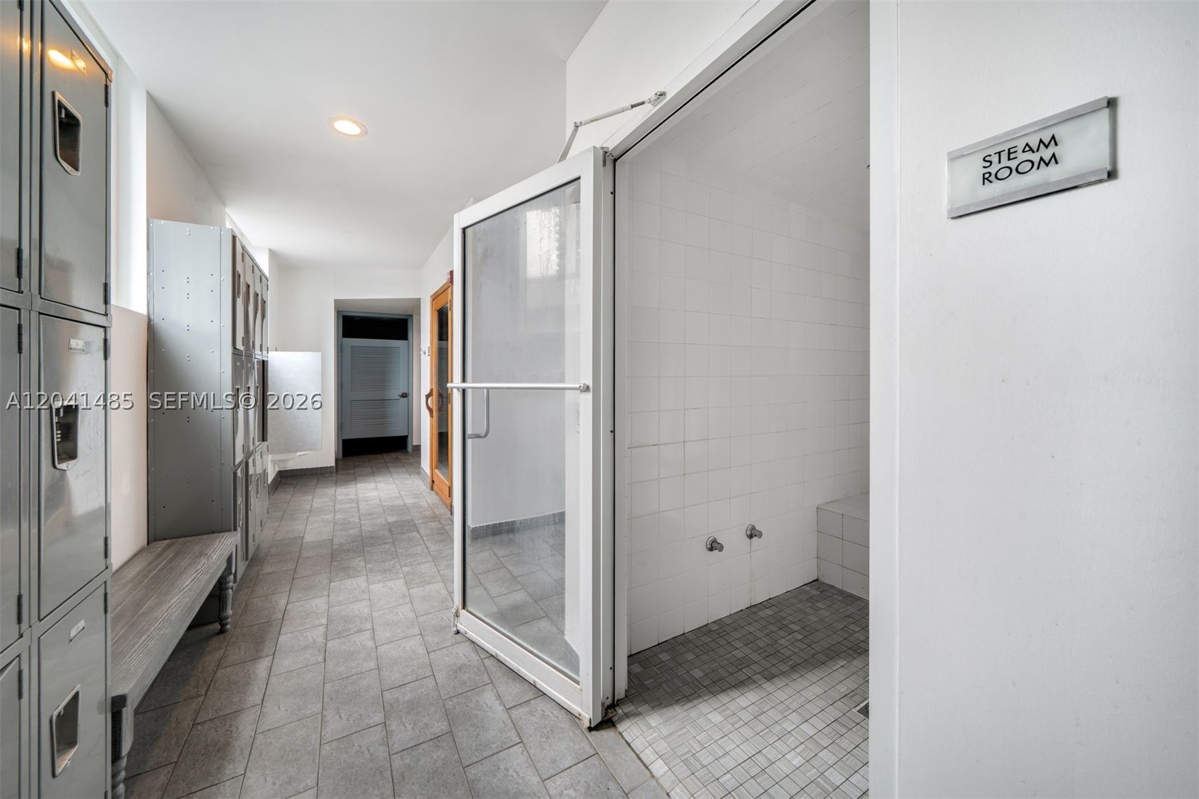 PLATINUM CONDO - Residential
