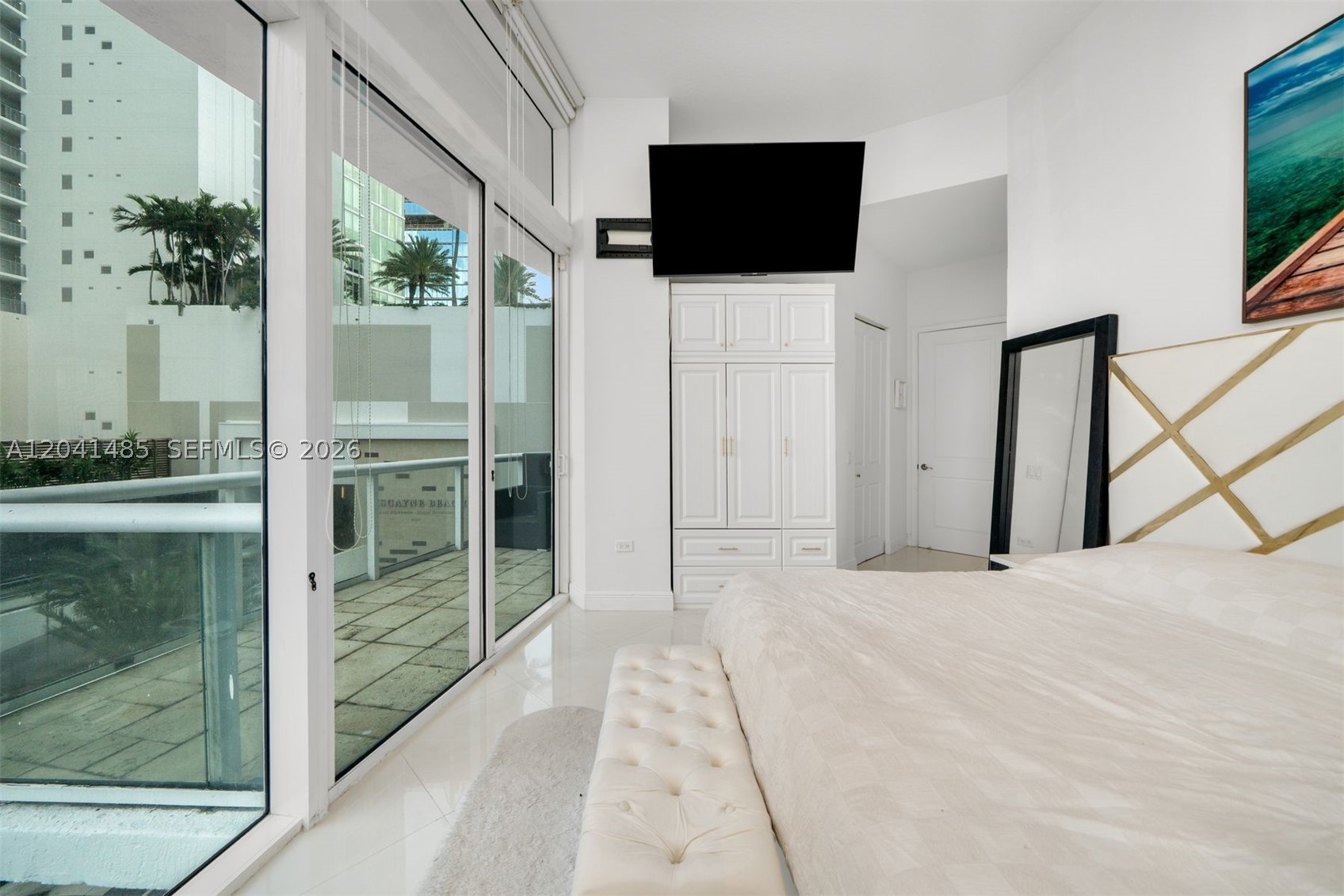PLATINUM CONDO - Residential