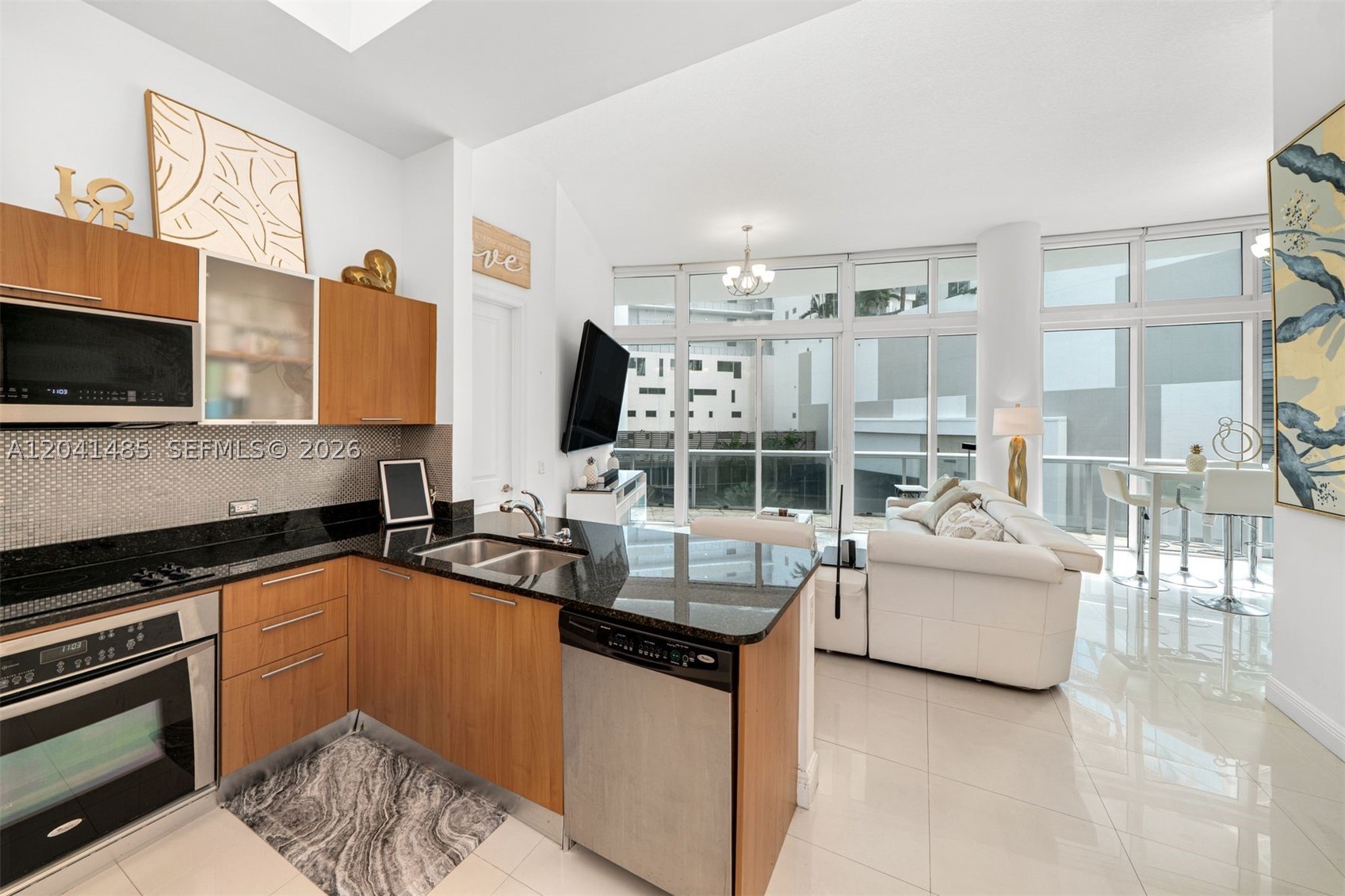 PLATINUM CONDO - Residential