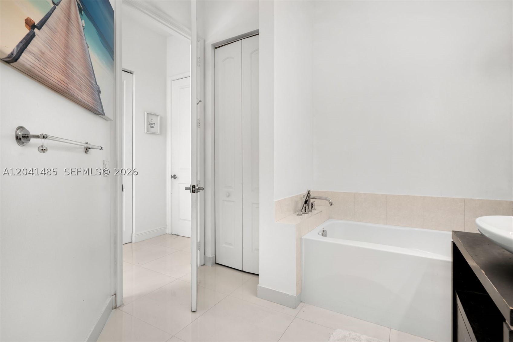 PLATINUM CONDO - Residential