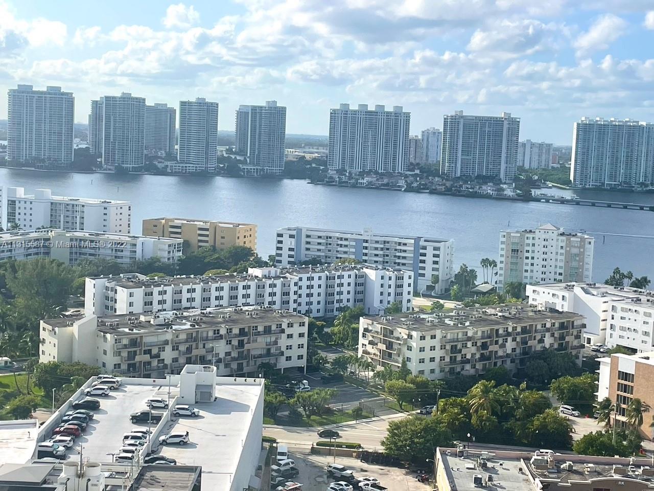 TRUMP INTERNATIONAL SONES - Residential