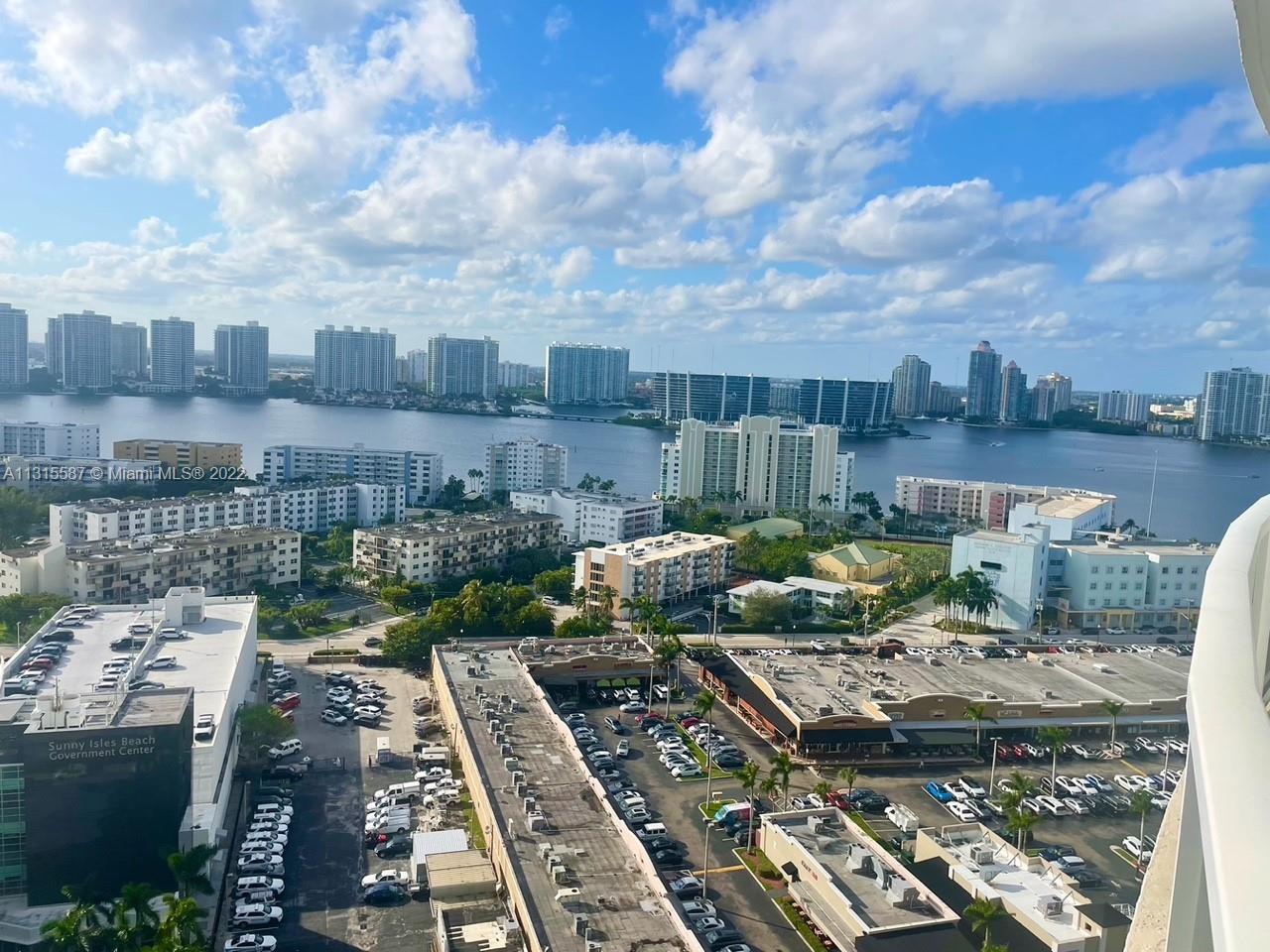 TRUMP INTERNATIONAL SONES - Residential