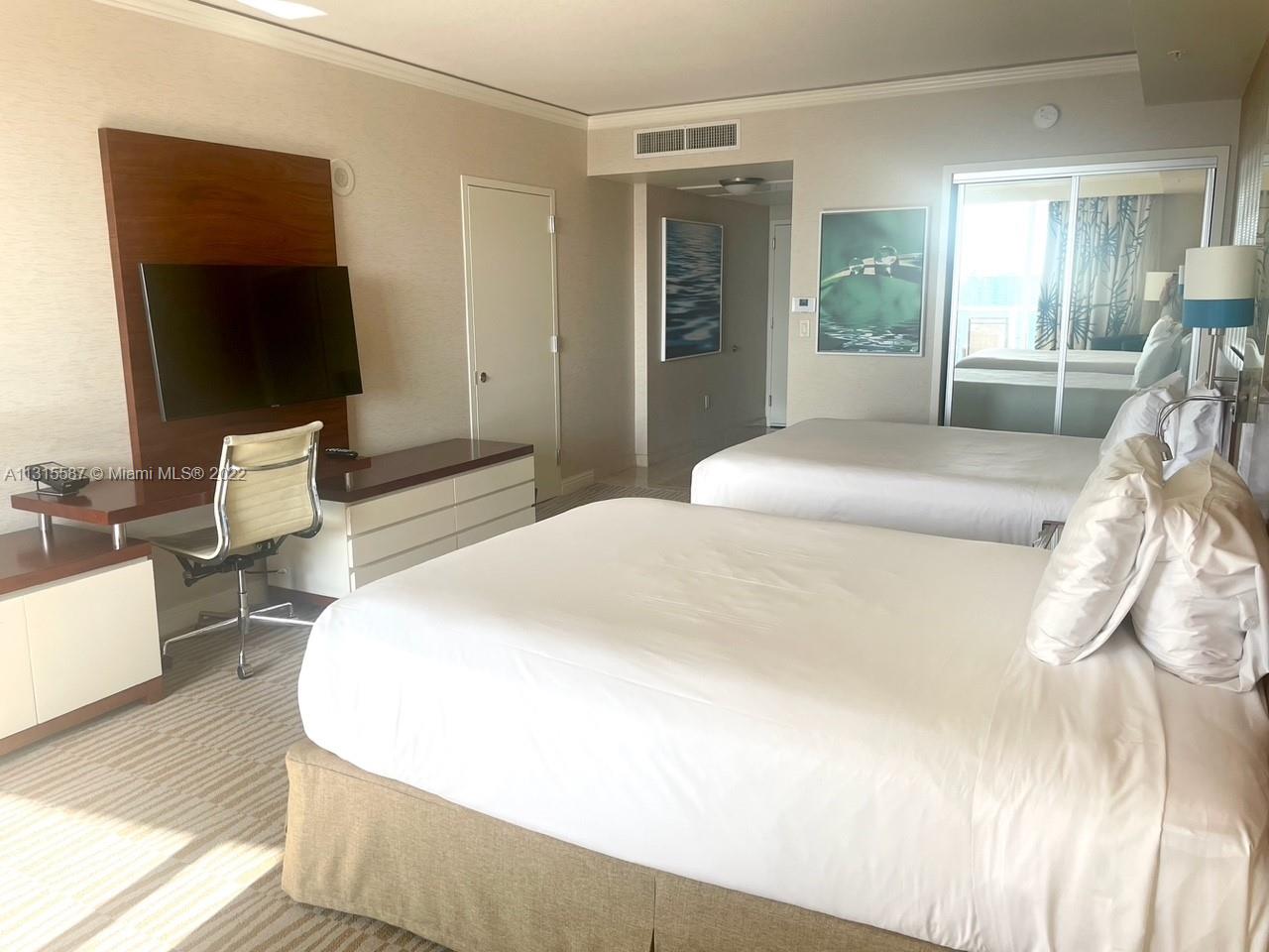 TRUMP INTERNATIONAL SONES - Residential
