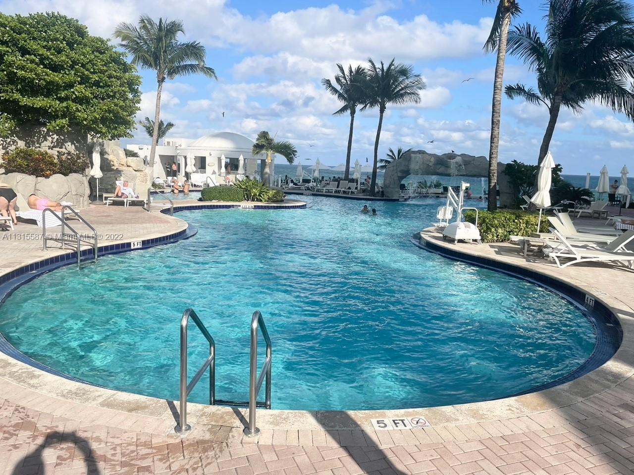 TRUMP INTERNATIONAL SONES - Residential