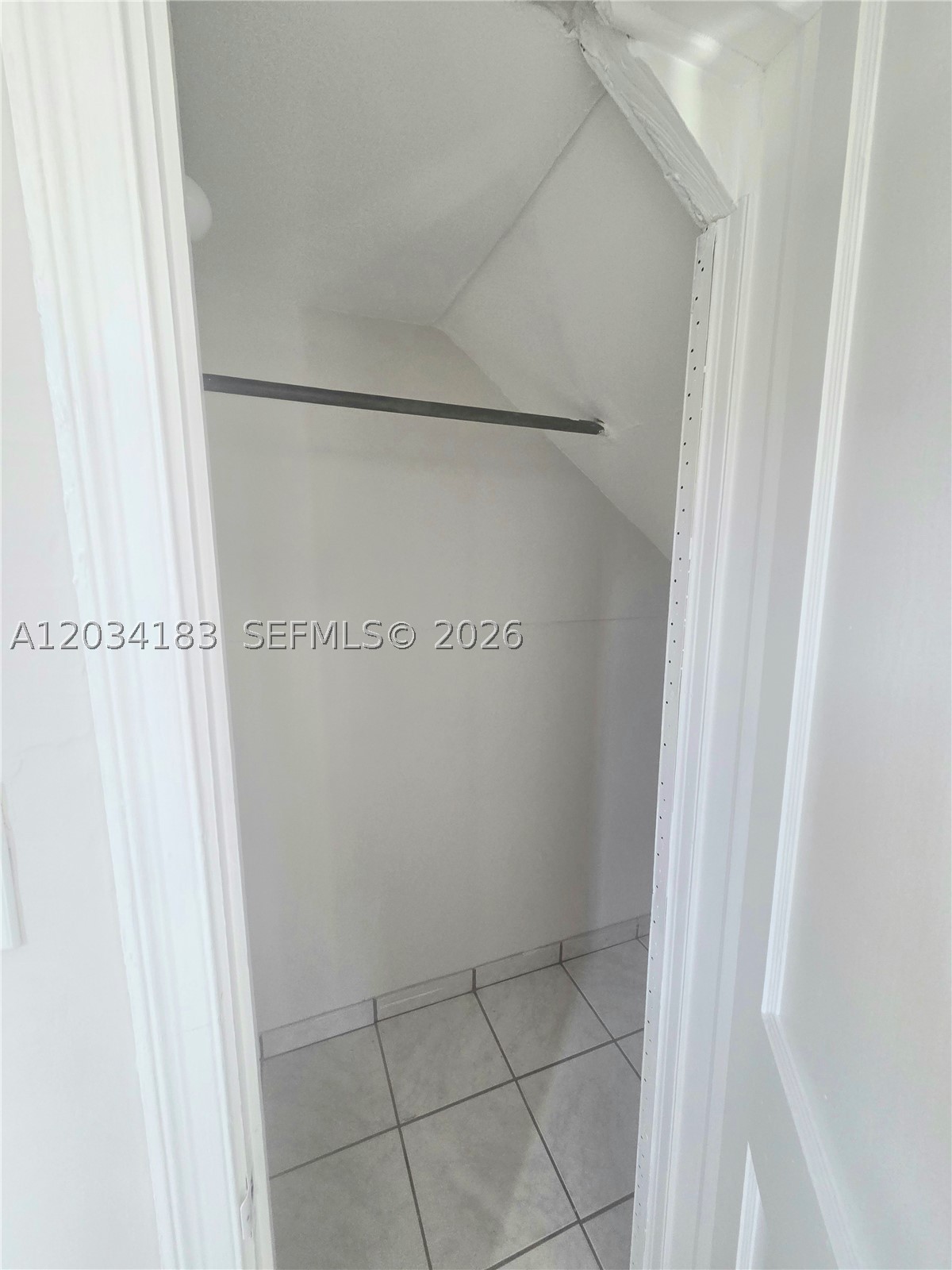 LAWRENCE EST LAND COS SUB - Residential Lease