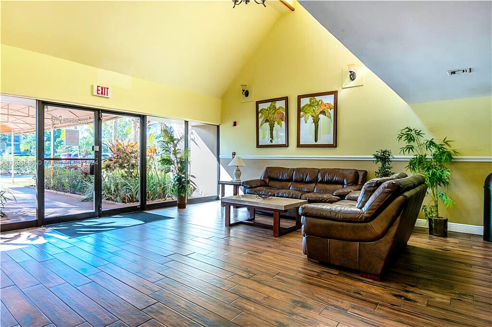 BUILDING EIGHT OF RACQUET - Residential Lease