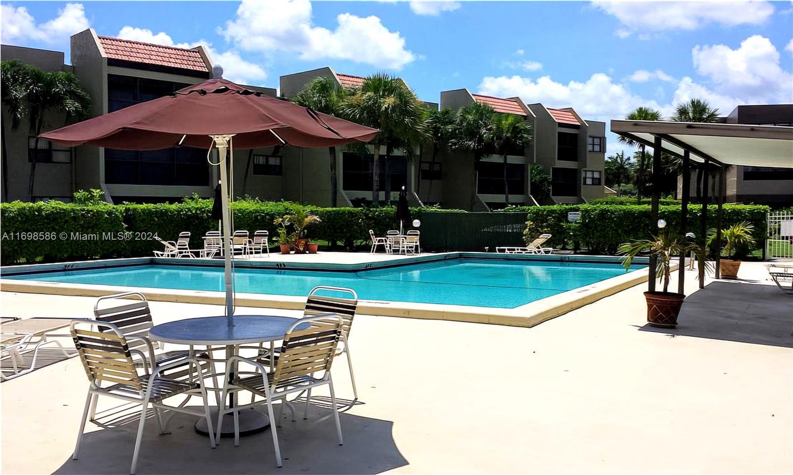 BUILDING EIGHT OF RACQUET - Residential Lease