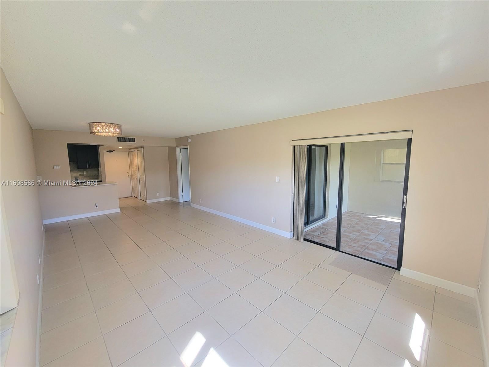 BUILDING EIGHT OF RACQUET - Residential Lease