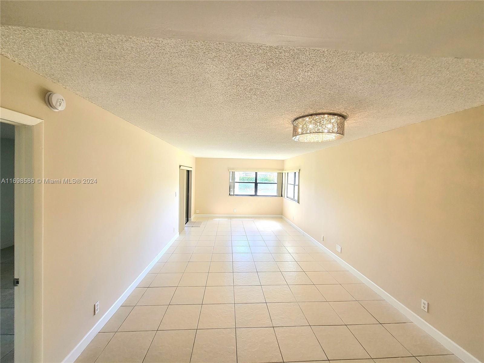 BUILDING EIGHT OF RACQUET - Residential Lease