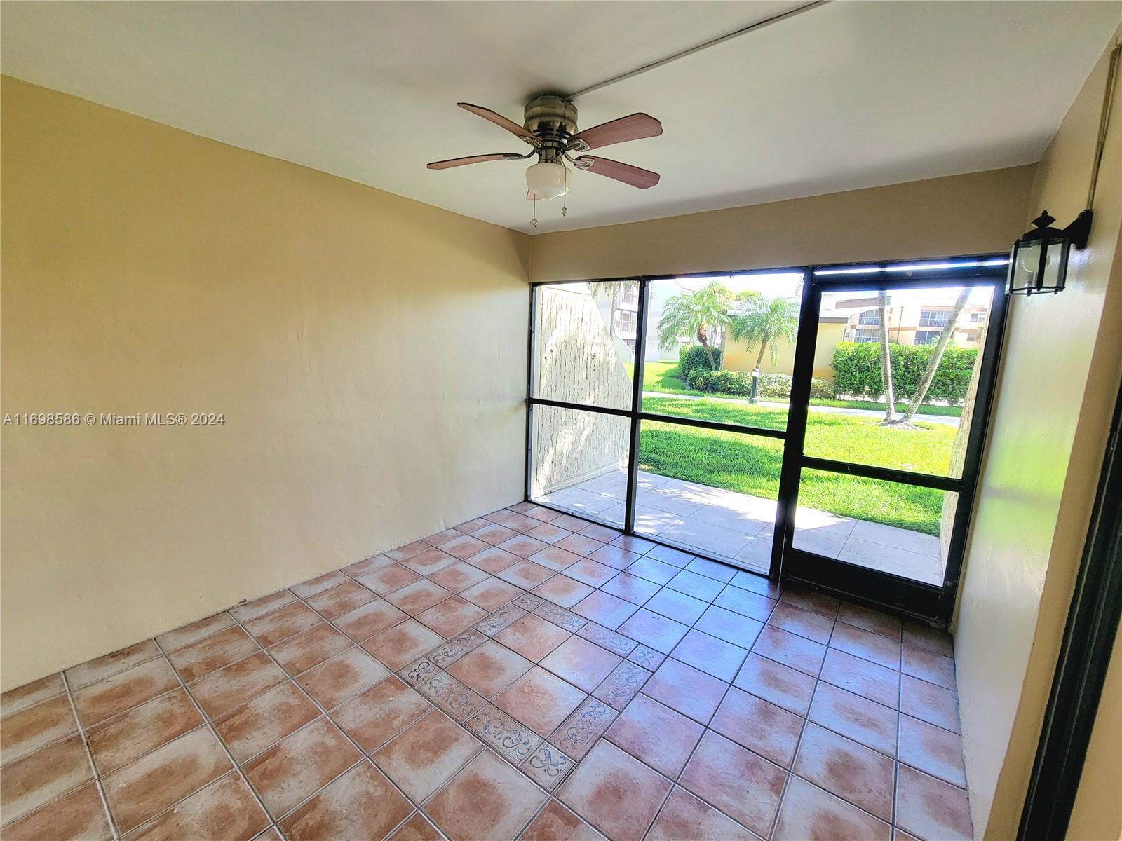BUILDING EIGHT OF RACQUET - Residential Lease