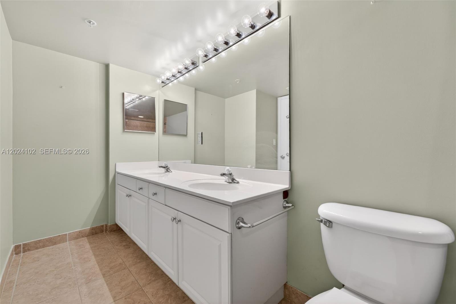 SHERIDAN BEACH CLUB CONDO - Residential