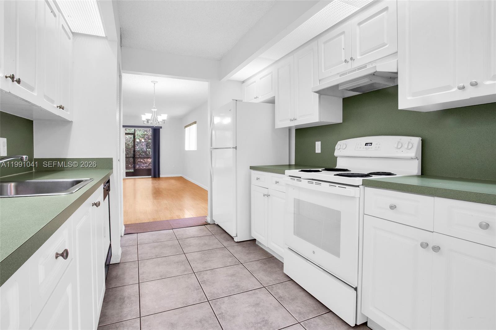 SUFFOLK AT CENTURY VILLAG - Residential
