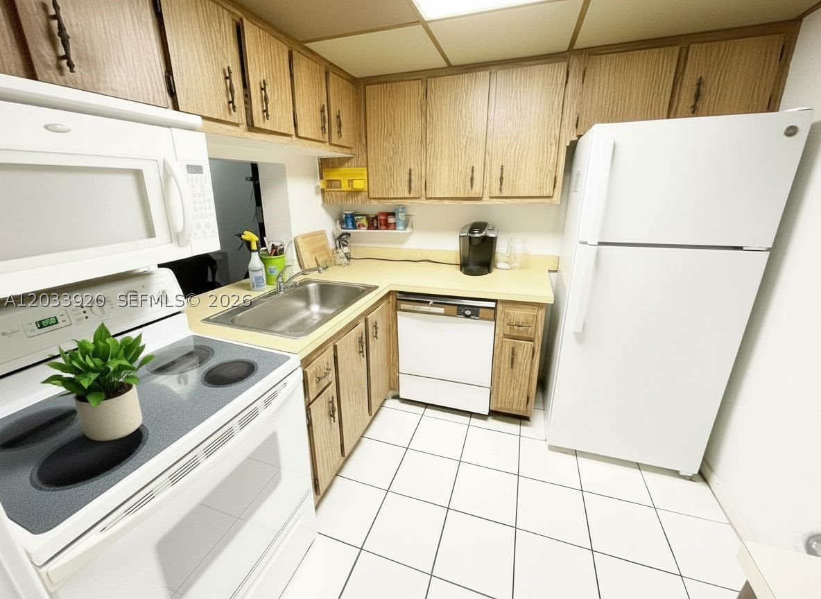 BROOKFIELD SQUARE CONDO - Residential