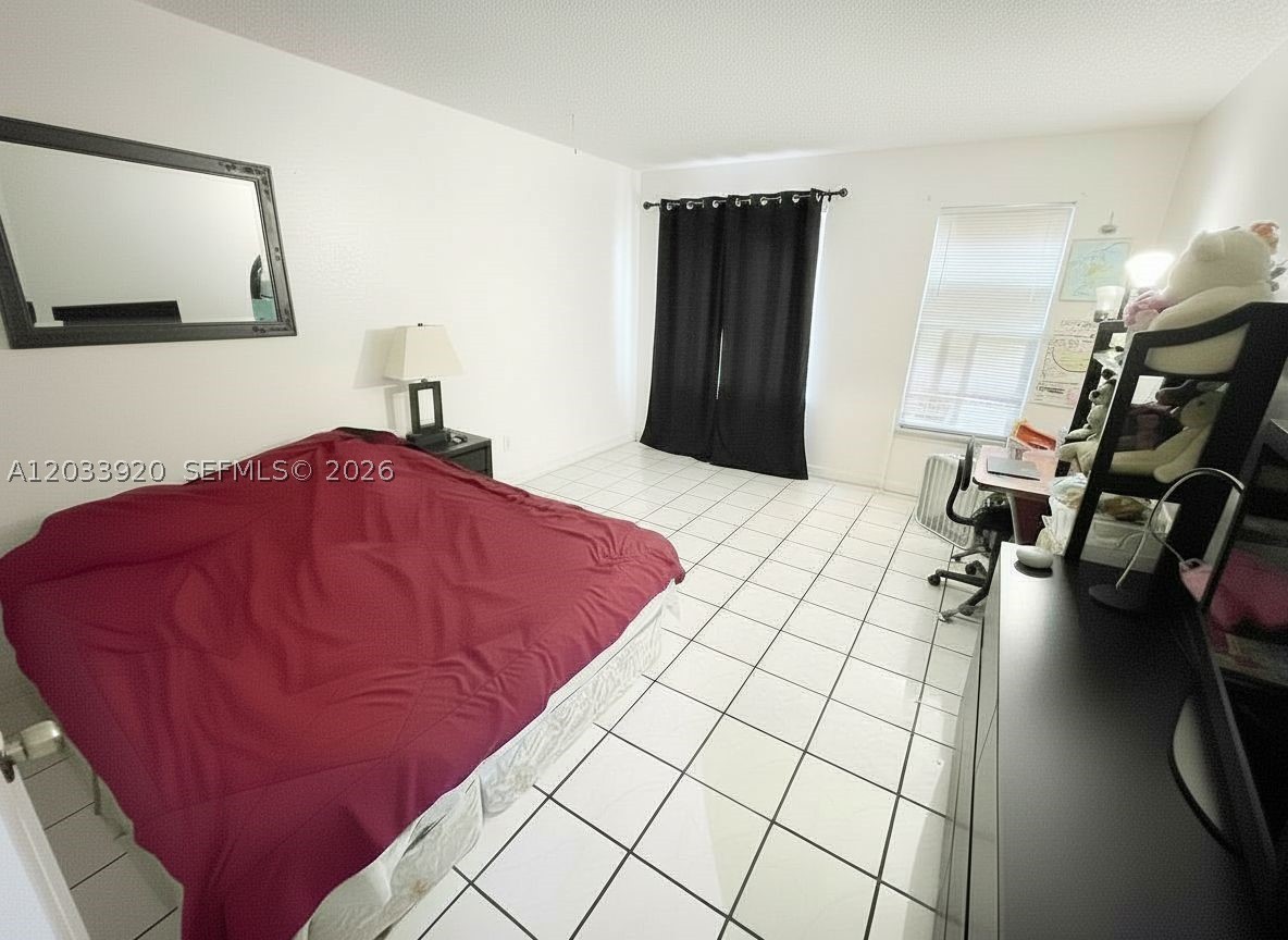 BROOKFIELD SQUARE CONDO - Residential