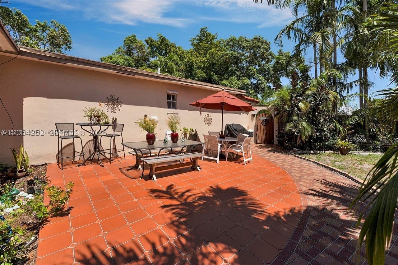 HALLANDALE BY THE SEA - Residential