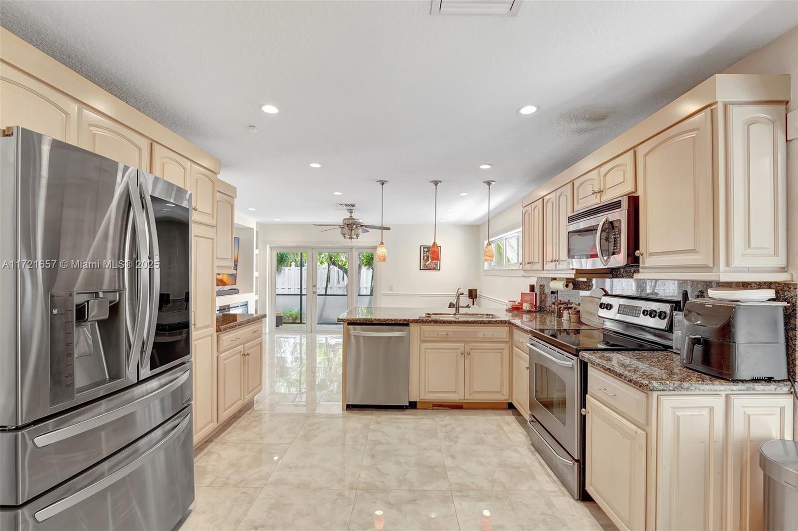 EMBASSY LAKES PHASE II - Residential