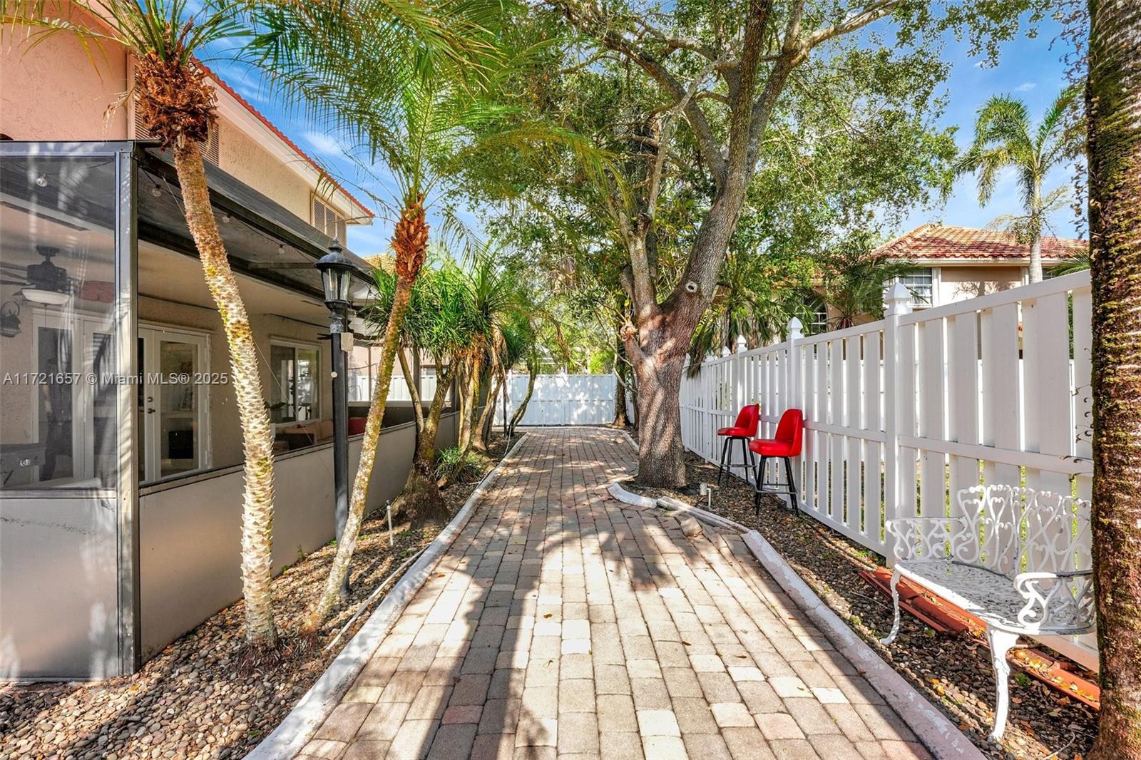 EMBASSY LAKES PHASE II - Residential