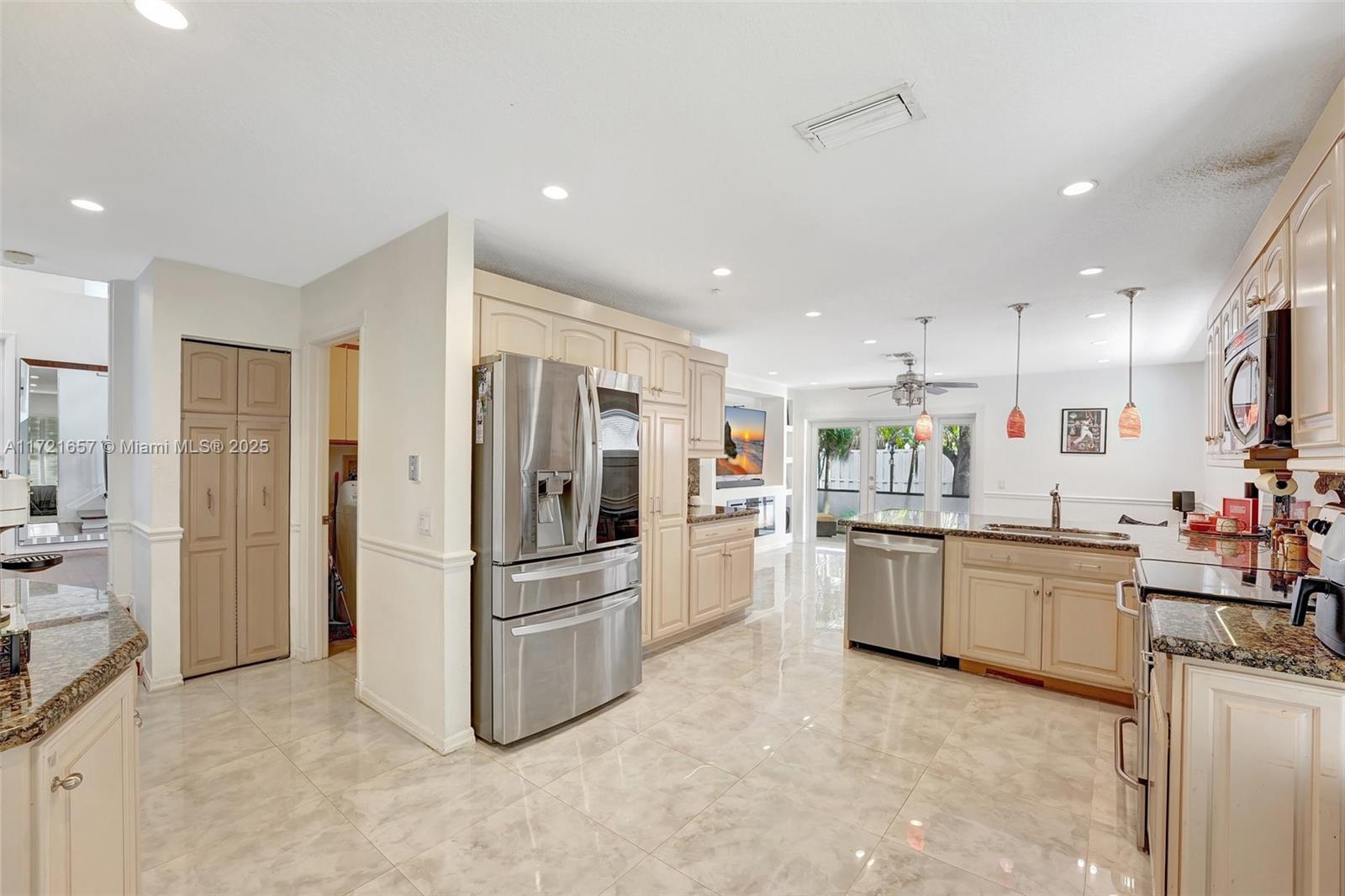 EMBASSY LAKES PHASE II - Residential