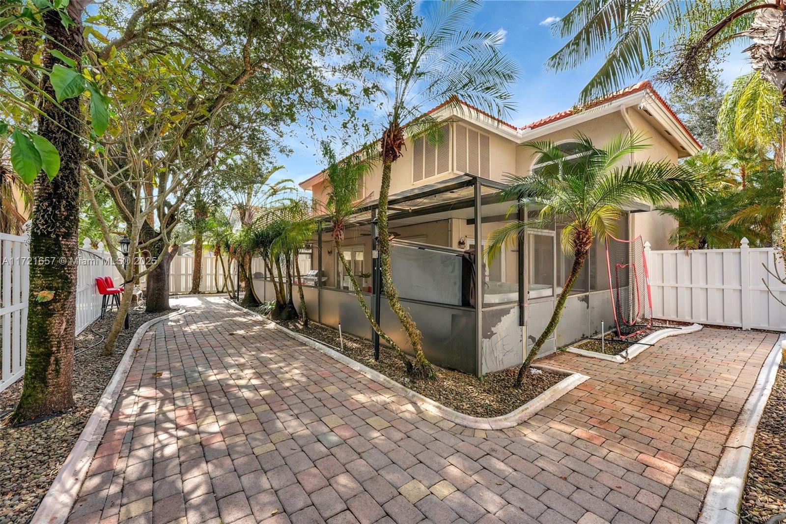 EMBASSY LAKES PHASE II - Residential